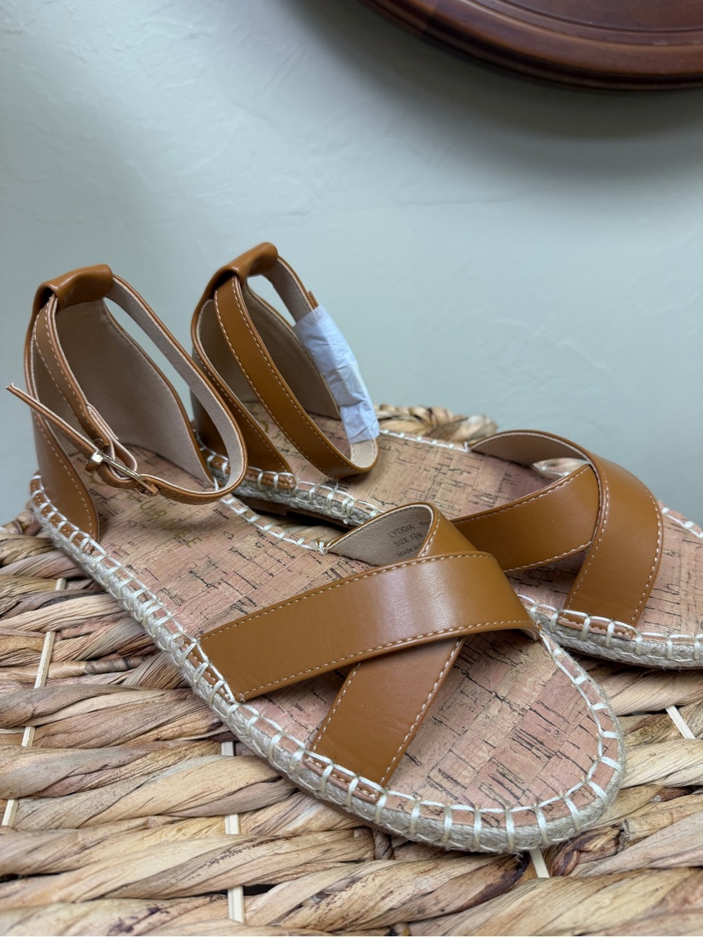 JOURNEE Women’s Tan Espadrille Sandals - Classic Cross-Strap Comfort 8.5 US NEW